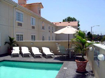 Western Media Center & Hotel 3*