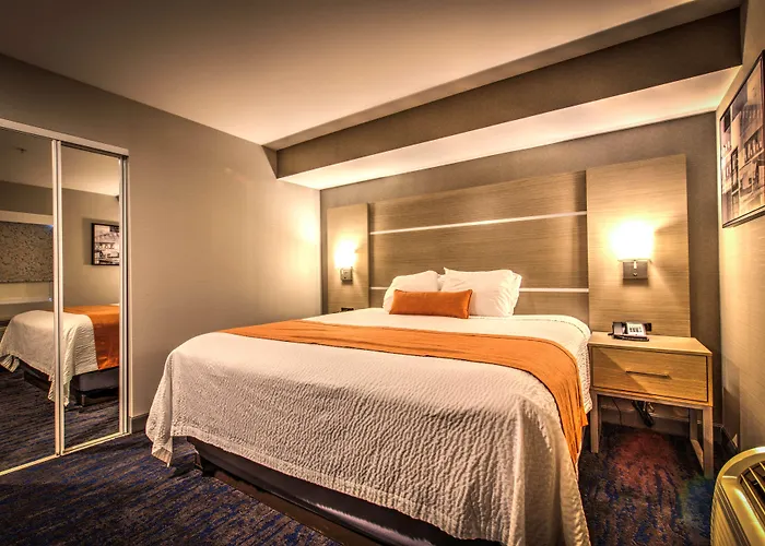 Best Western Plus Media Center Inn&Suites