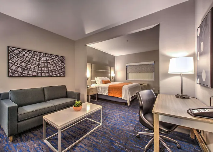 Best Western Plus Media Center Inn&Suites