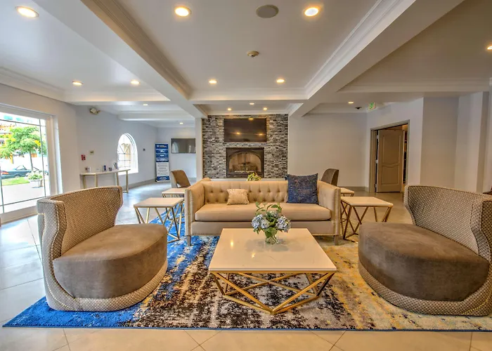 Best Western Plus Media Center Inn&Suites
