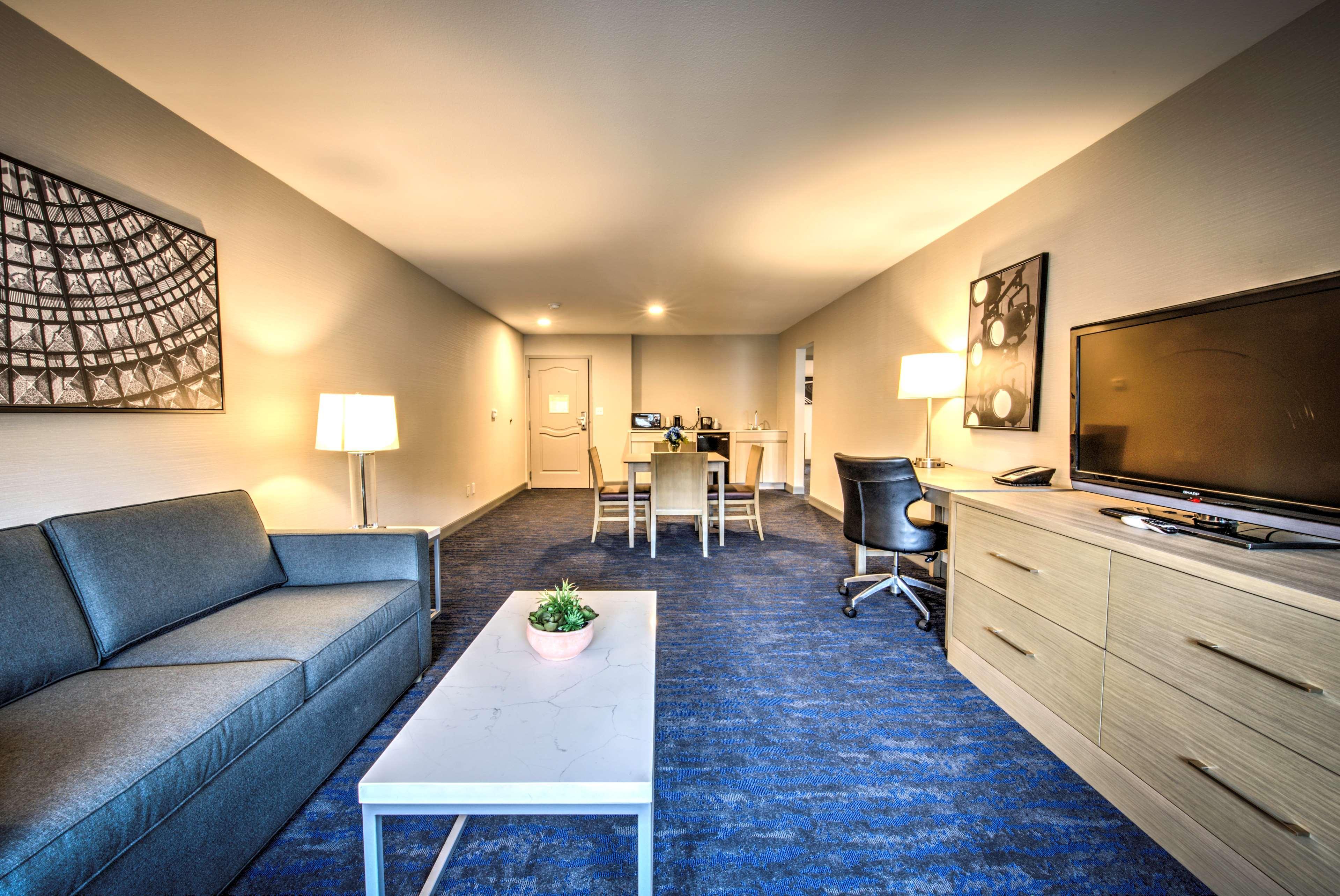 Hotel Western Media Center Inn&suites 3*