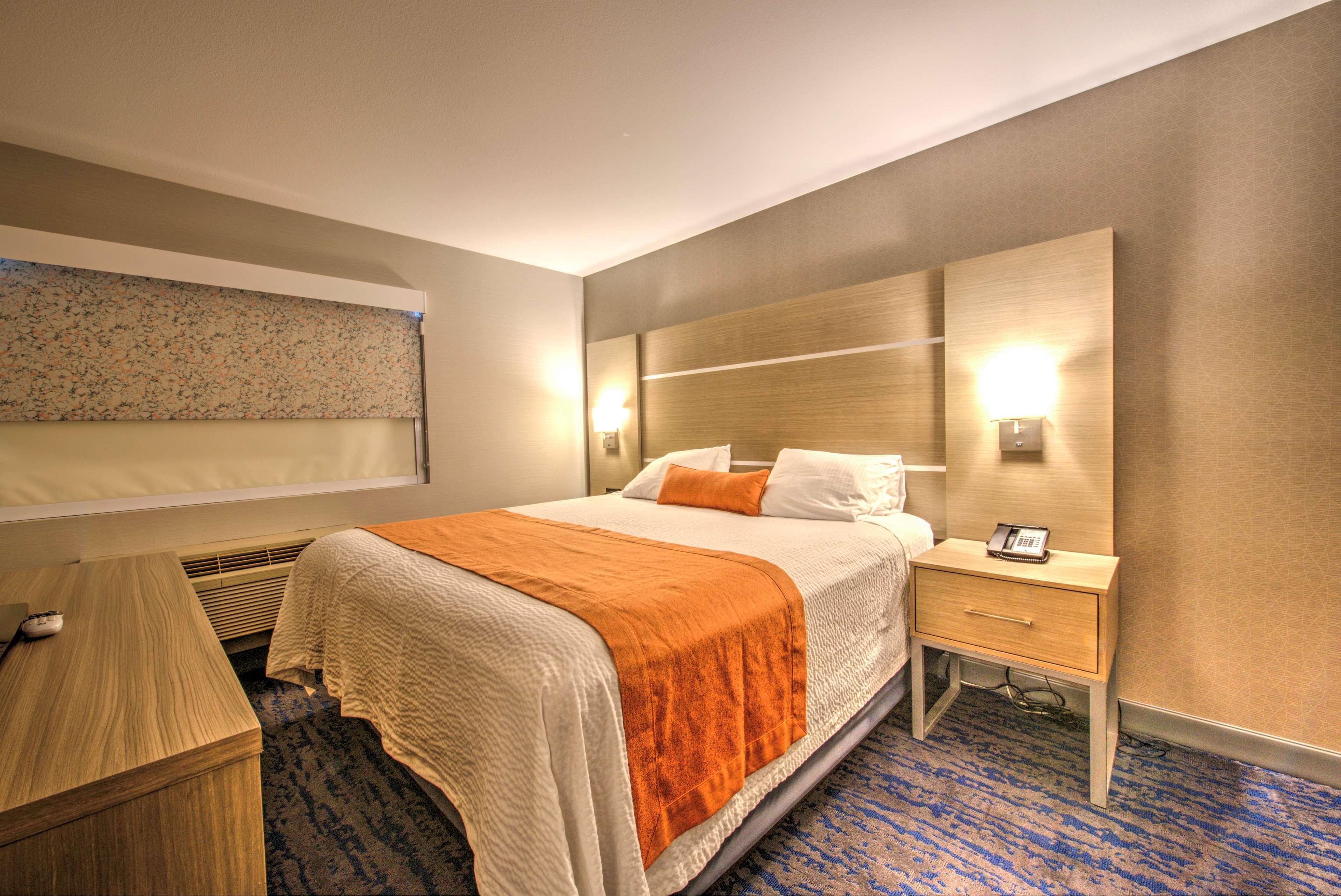 Western Media Center Inn&suites