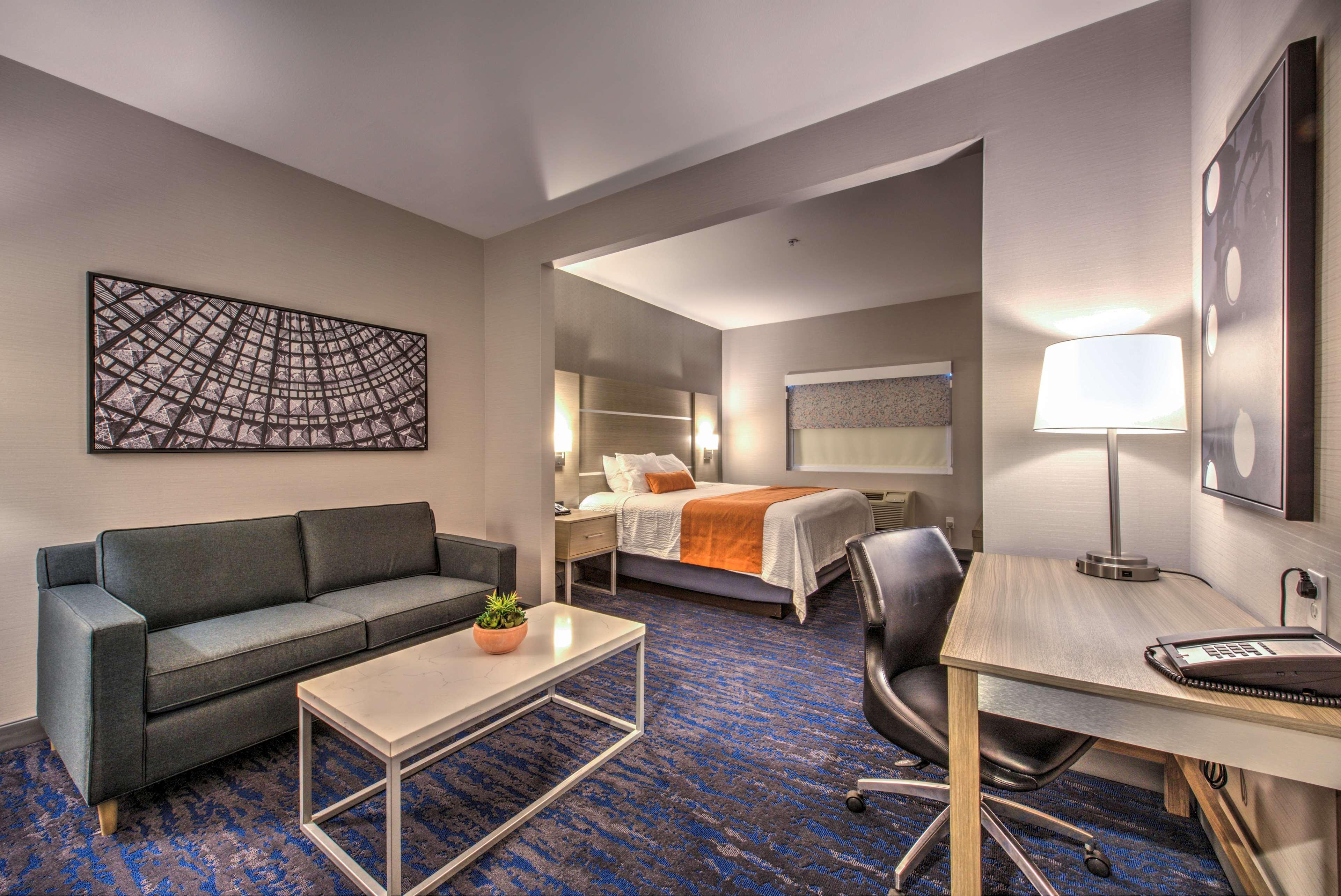 Hotel Western Media Center Inn&suites 3*