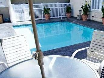 Western Media Center Inn&suites 3*